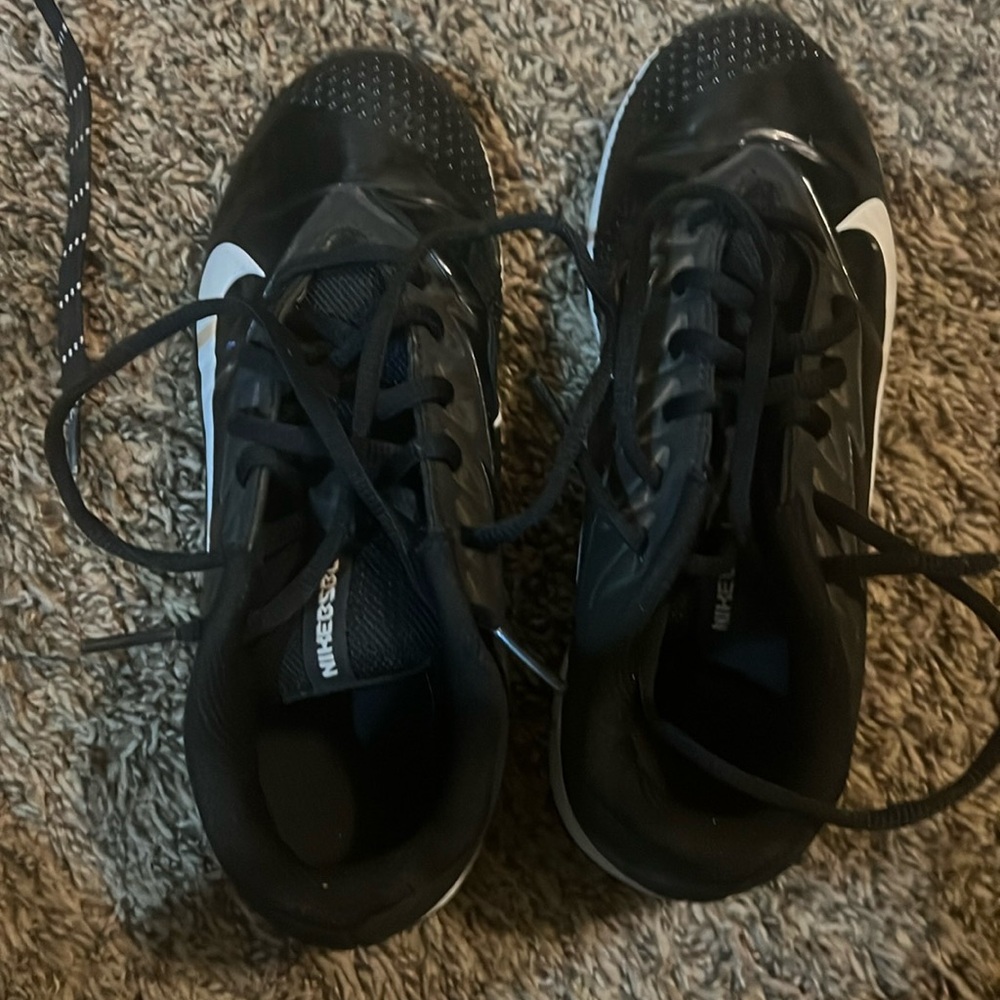 Nike cleats 4Y
